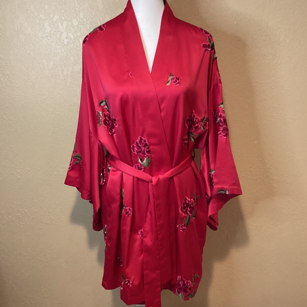Victoria's Secret Red Rose Embroidered‎ Kimono Jacket Robe, One Size